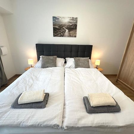 2 Room Apartment, New Building, Balcony, 208 Rovinka Exterior foto