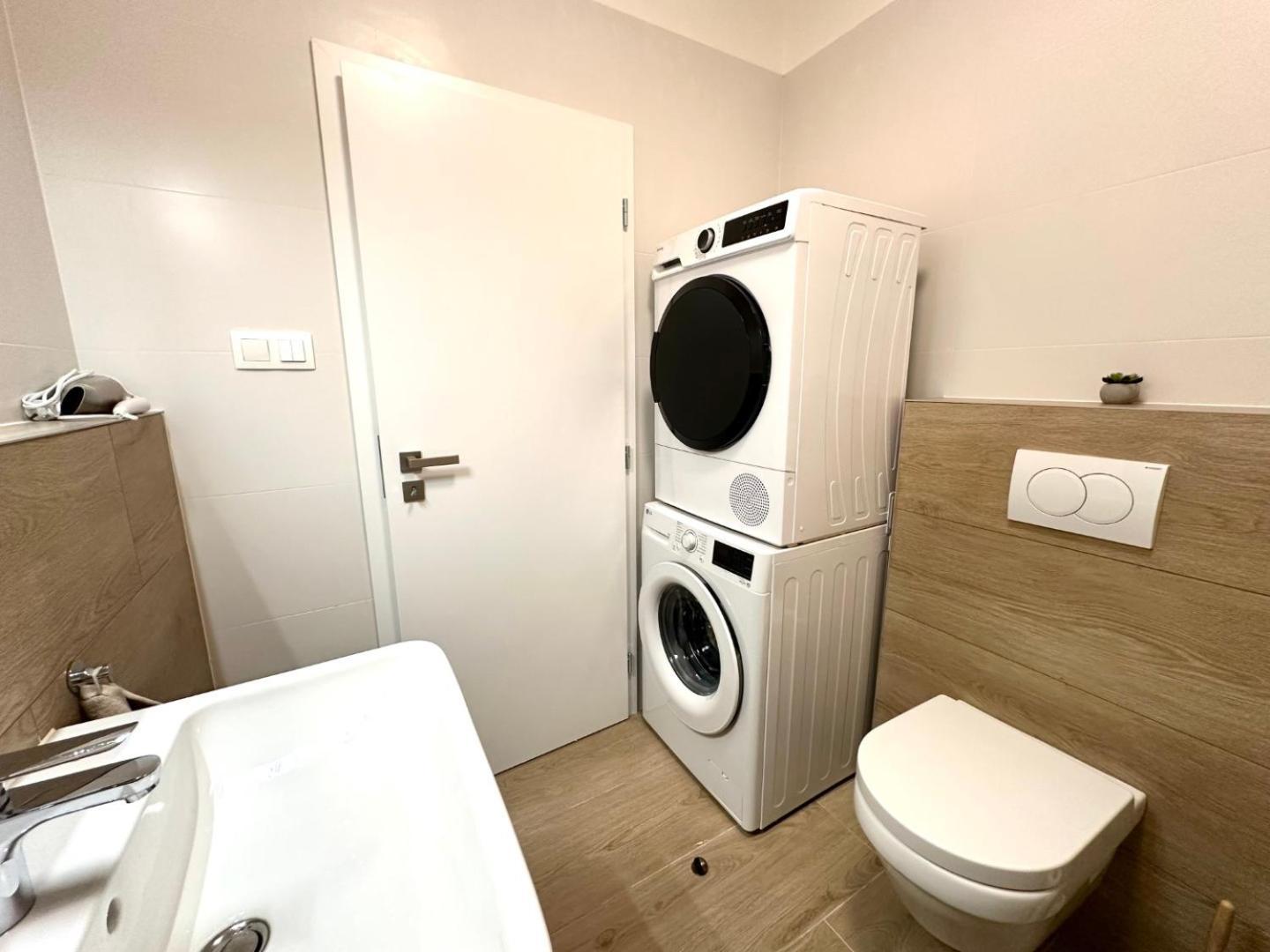 2 Room Apartment, New Building, Balcony, 208 Rovinka Exterior foto