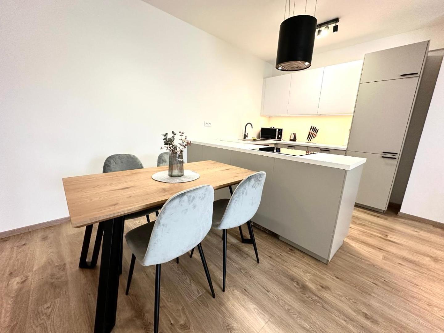 2 Room Apartment, New Building, Balcony, 208 Rovinka Exterior foto